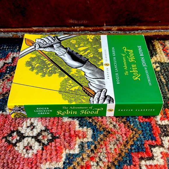 The Adventures of Robin Hood Puffin Classics Edition - Picture 3 of 3
